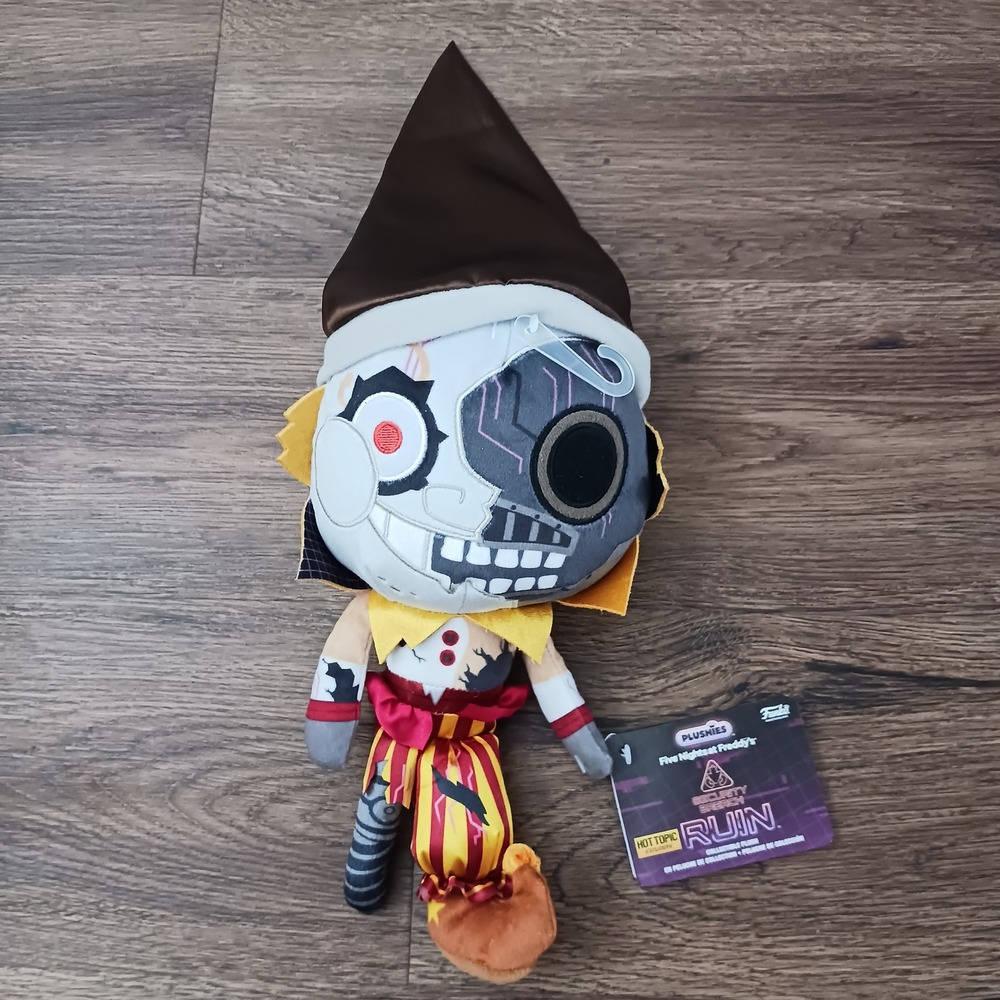 Funko Five Nights at Freddys Security Breach Ruin Sun Plush Hot Topic Exclusive
